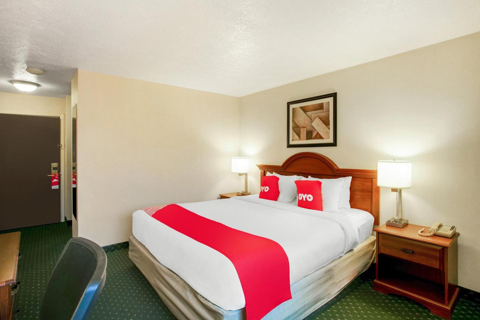 OYO Hotel Spokane North Main image 1